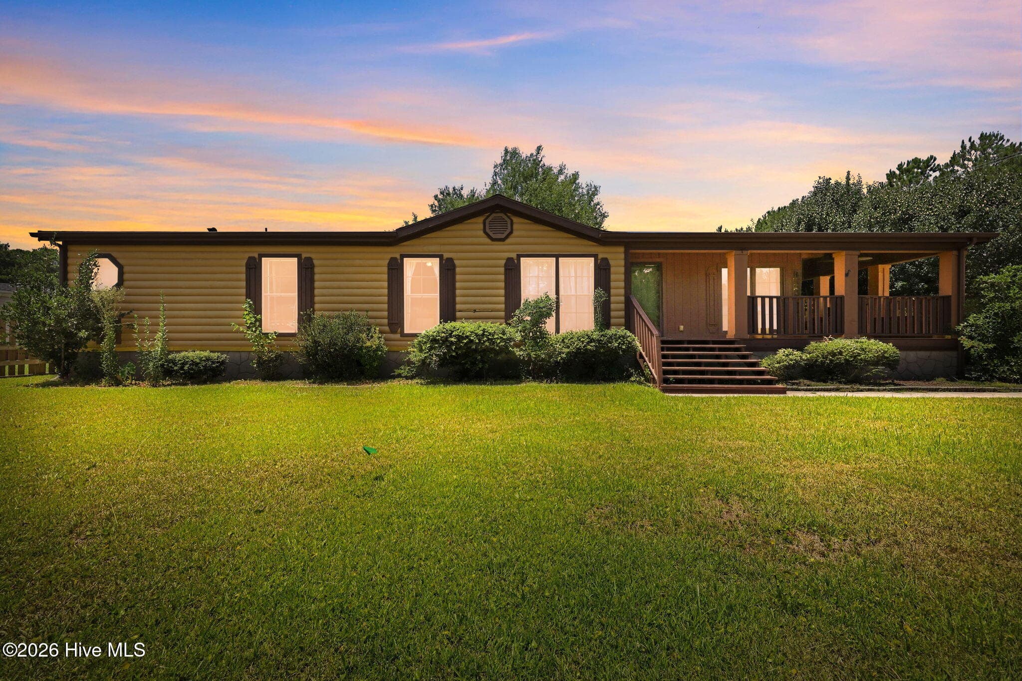 Exterior of 100 Maplecrest Way, Sneads Ferry, NC 28460