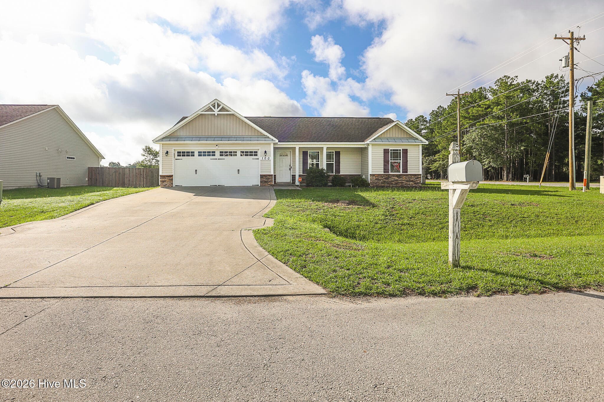 Front of 100 Gobblers Way, Richlands, NC 28574