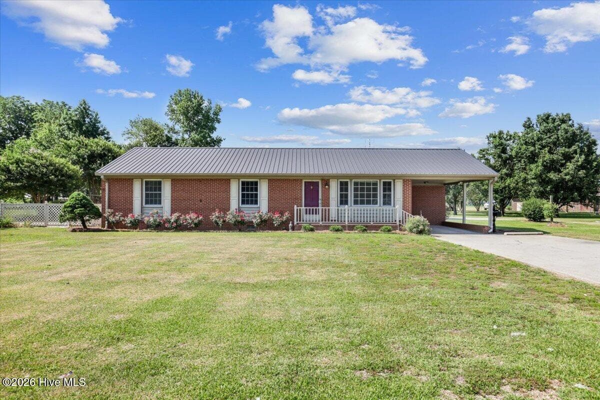 Front of 2029 W Nc 403 Highway, Faison, NC 28341