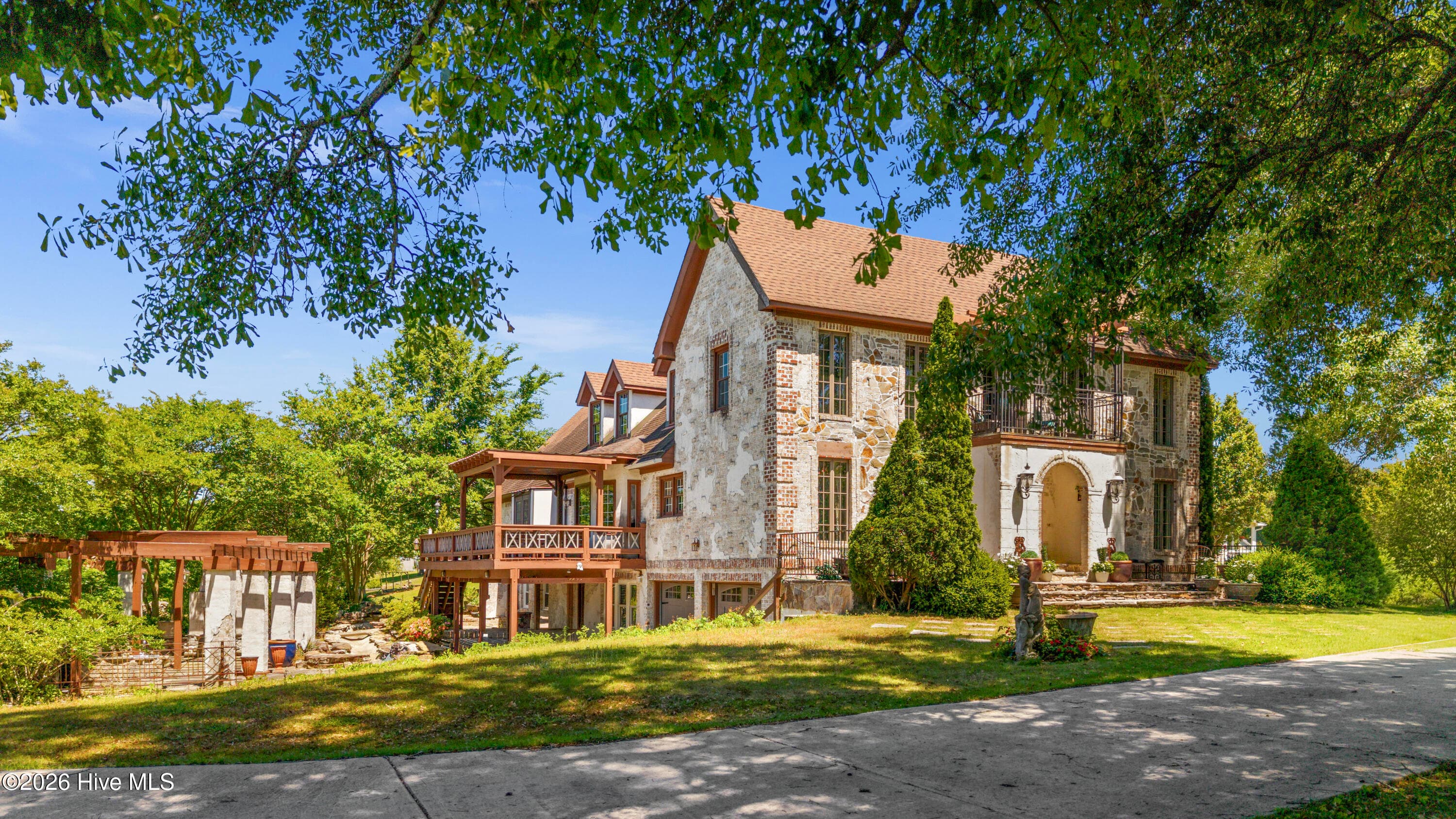 Front of 201 Winding Creek Road, Rocky Point, NC 28457