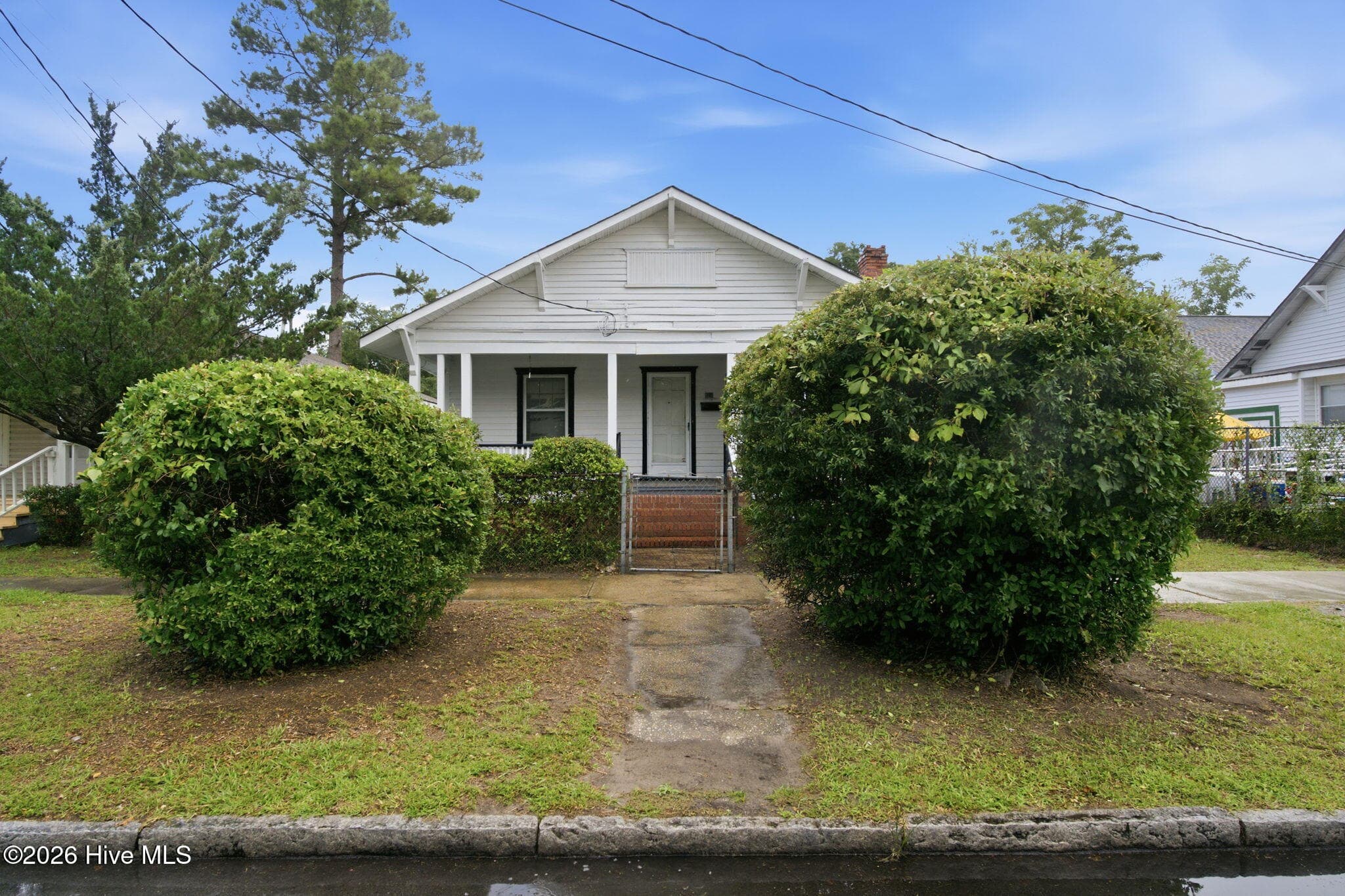 Exterior of 606 Meares Street, Wilmington, NC 28401
