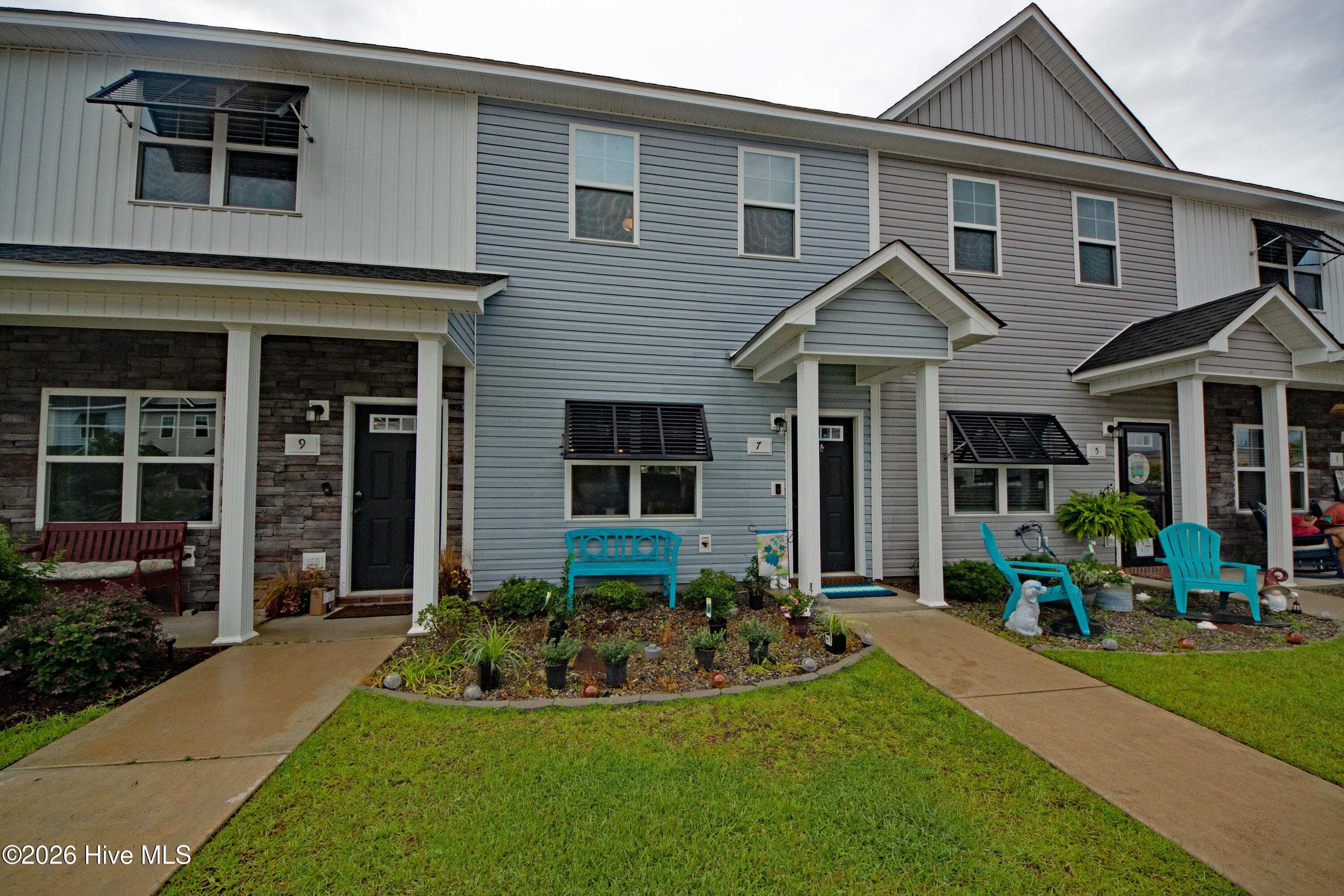 Front of 7 Catalina Circle, Swansboro, NC 28584