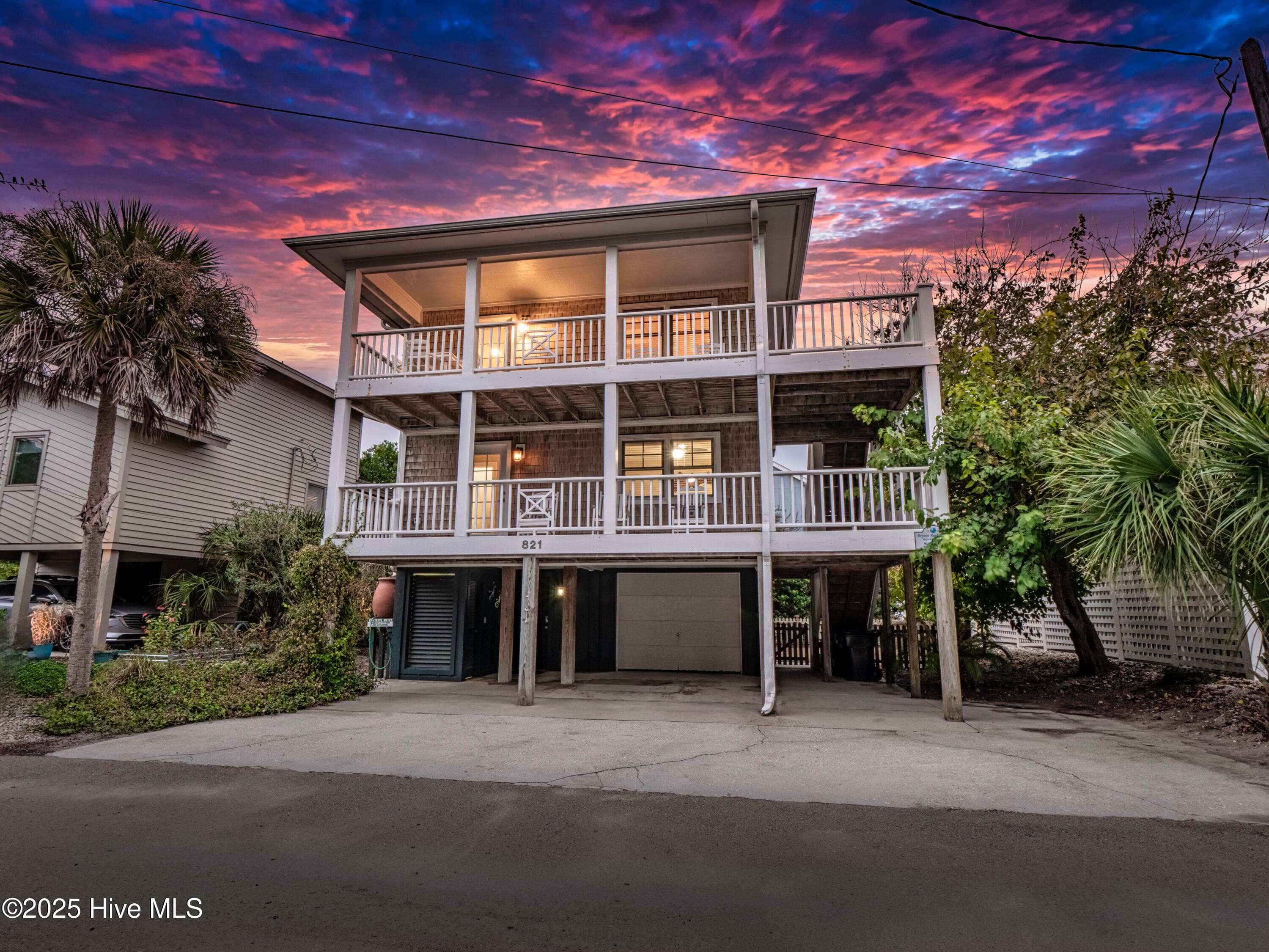 Front of 821 Schloss Street, Wrightsville Beach, NC 28480