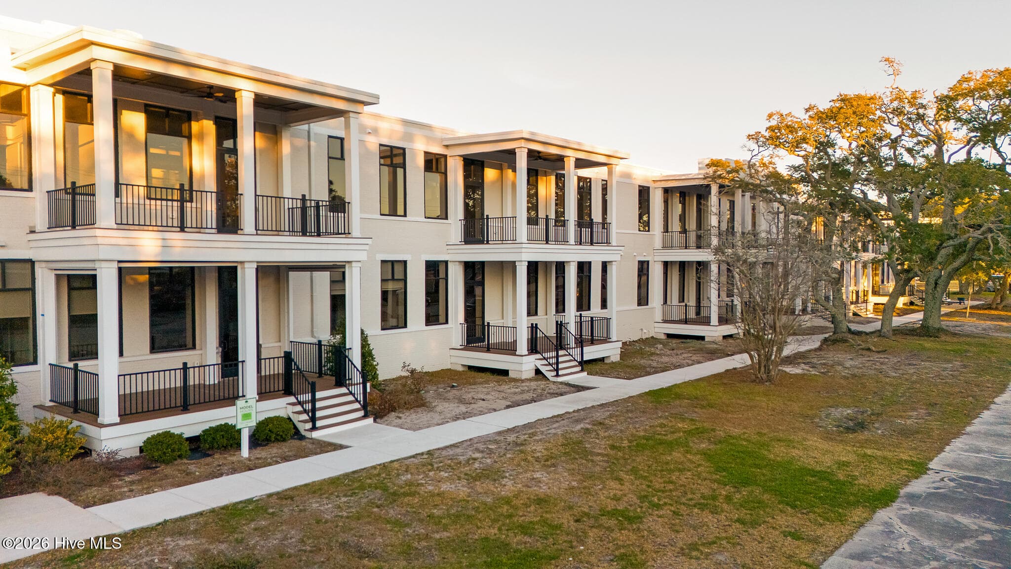 Front of 805 Mulberry Street Unit 207, Beaufort, NC 28516