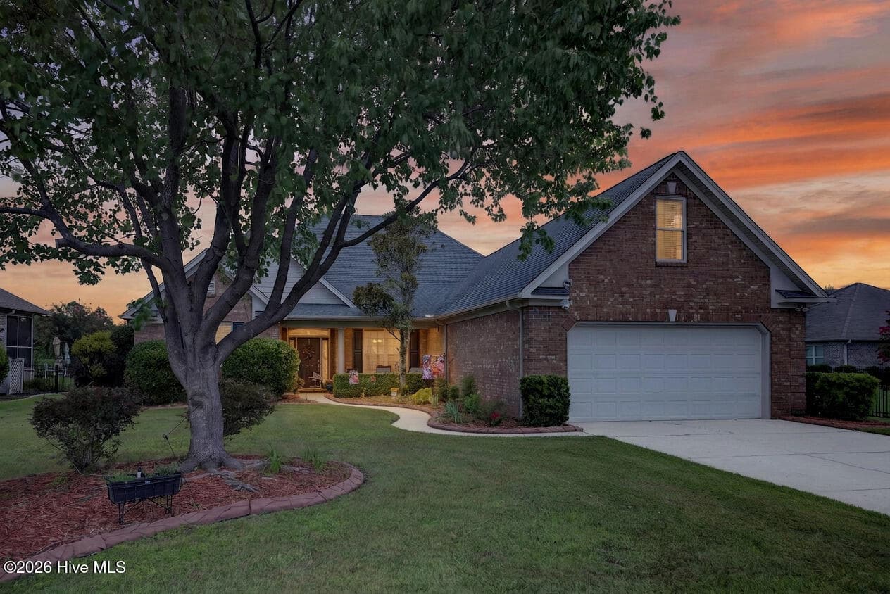 Front of 1121 Highlands Drive, Hampstead, NC 28443