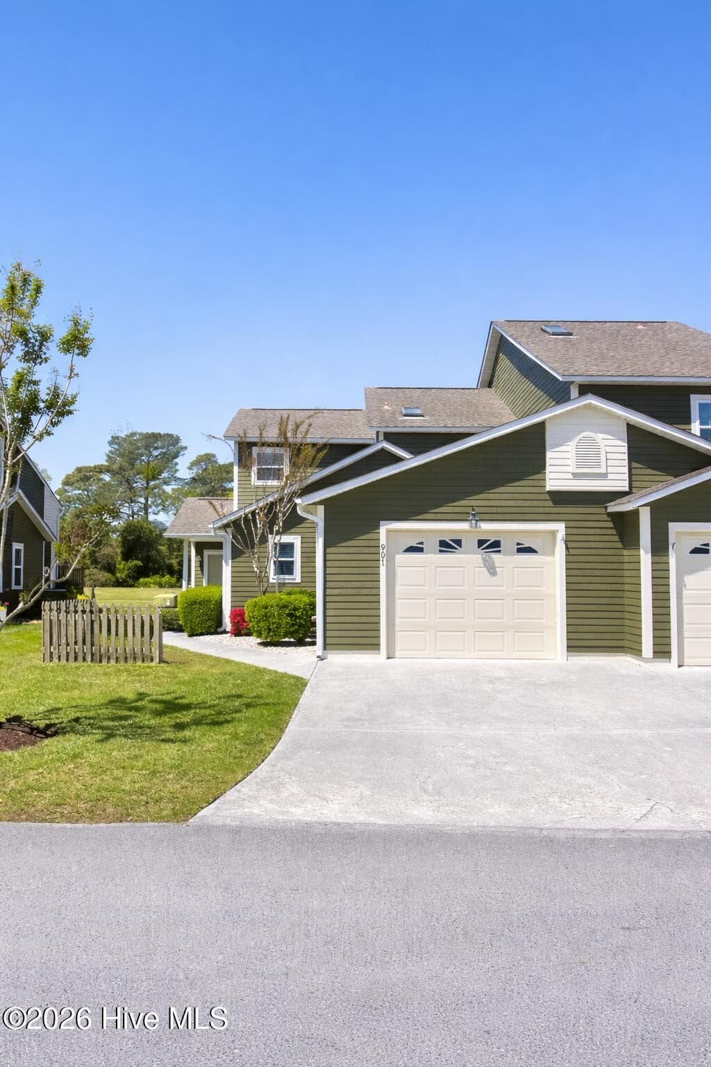 Front of 901 Cedarwood Village, Morehead City, NC 28557