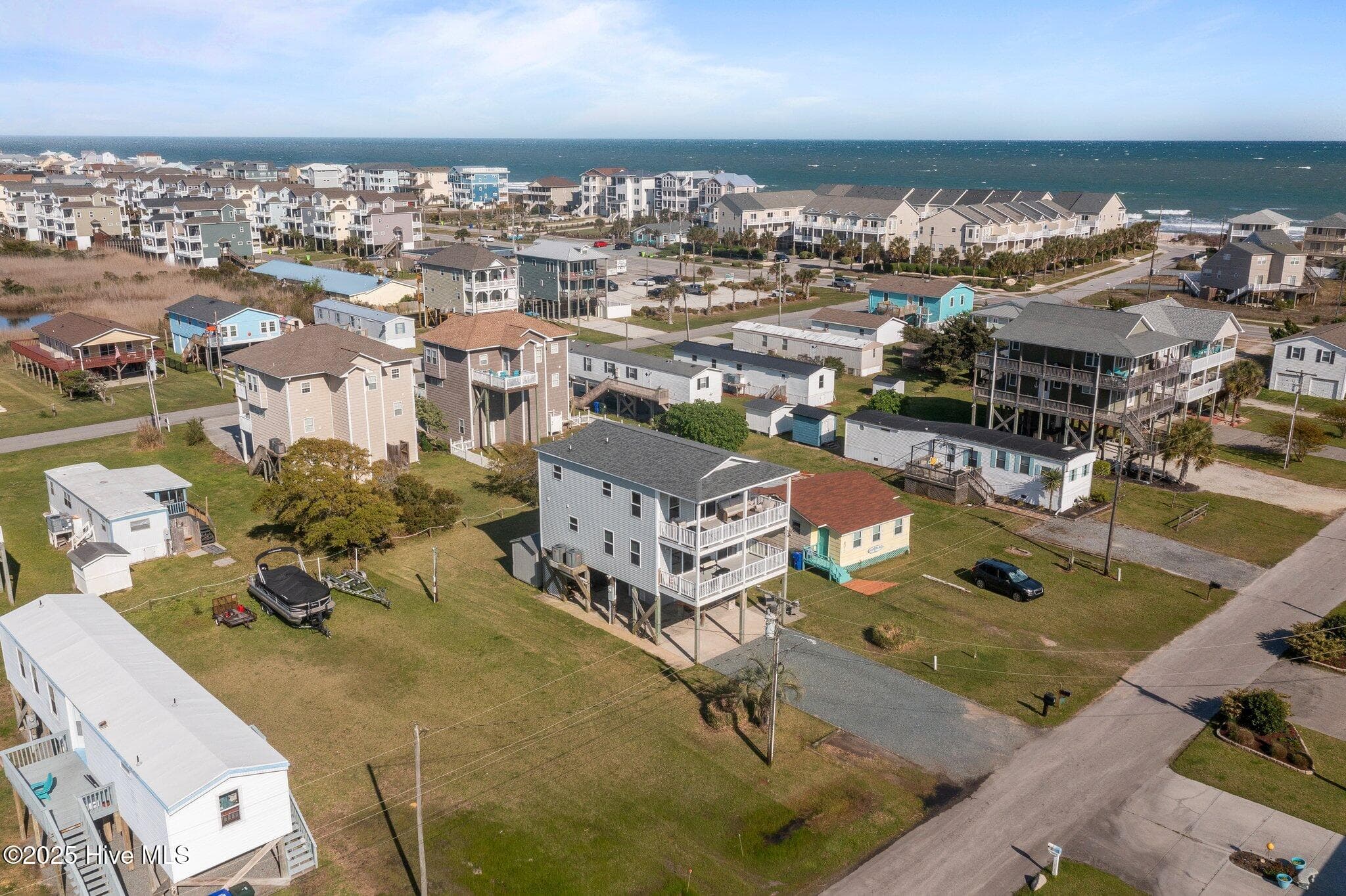 Exterior of 8014 8th Street, Surf City, NC 28445